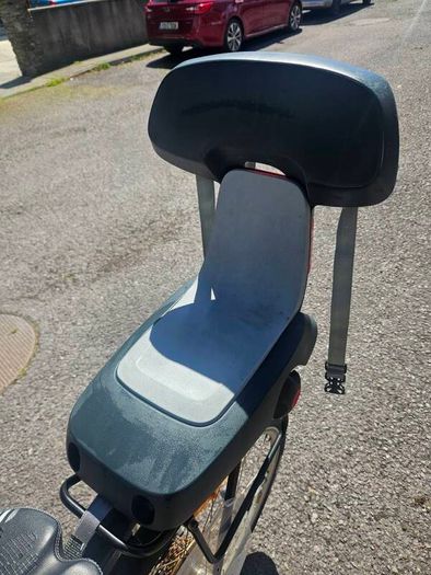 Ladies bike with rear child carrier