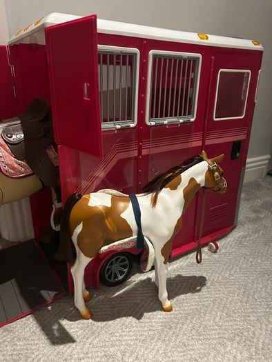 Our Generation Horse Box