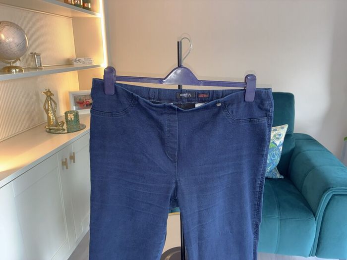 Ladies Navy Cropped Straight Fit Jeans from Robell
