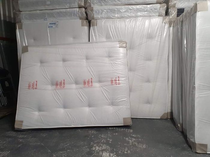 Memory Foam Orthopedic Mattress With 1500 Pocket Spring