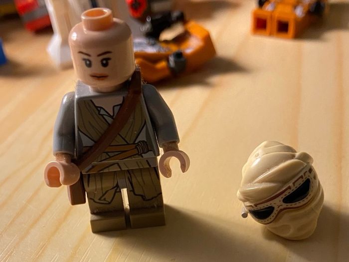 LEGO Minifigure Rey Dark Tan Tied Robe sw0677 Star Wars E60
