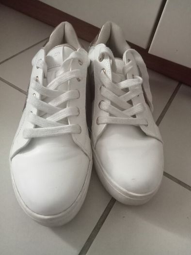 Kurt Geiger Runners size 40