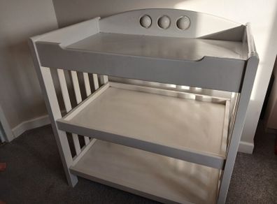 baby changing table