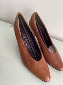 New La Sorbonne Leather Shoes, Size 4