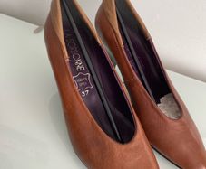 New La Sorbonne Leather Shoes, Size 4