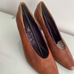 New La Sorbonne Leather Shoes, Size 4