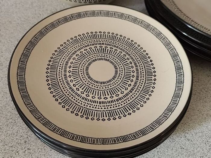 Wensley Stone 12-Piece Stoneware Dinner Set (As New)