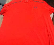Men under armour teeshirt size M