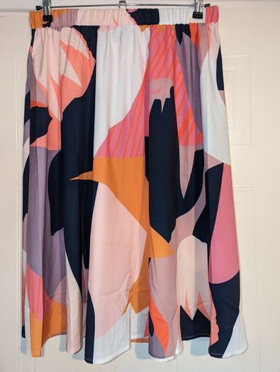 Perfect for Summer amazing floral midi skirt