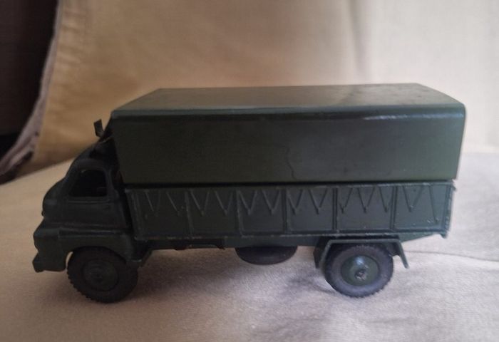 Dinky Meccano truck and field gun