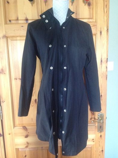 Size 12 Black Mac / Lightweight Coat