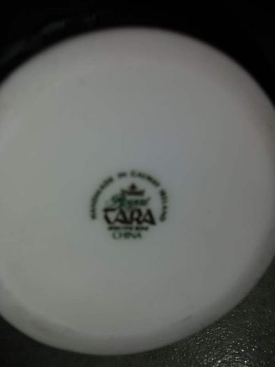 Vintage Tara bone china small jam dish with lid.