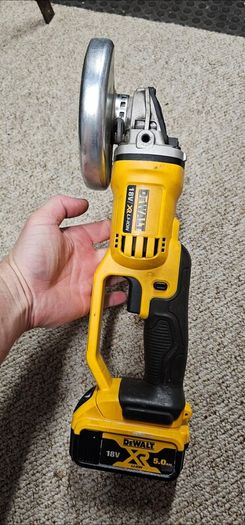 Dewalt 18v angle grinder.