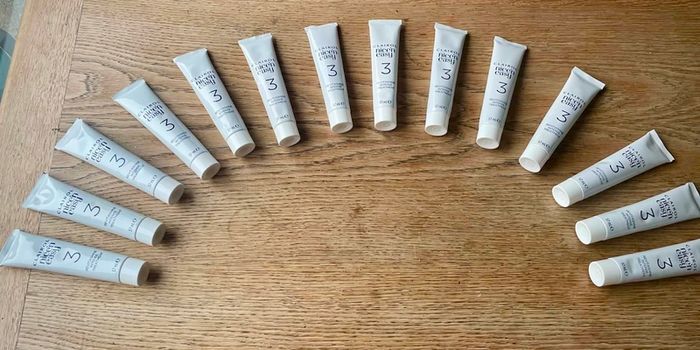 14 Clairol Nice N Easy Revitashine