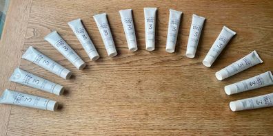 14 Clairol Nice N Easy Revitashine