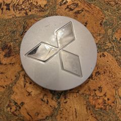 GENUINE Mitsubishi Montero Pajero Wheel Centre Hub Cap Silver