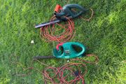 Electric hedge clippers