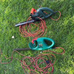 Electric hedge clippers