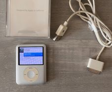 Apple iPod Nano 3rd Generation 4GB Silver A1236