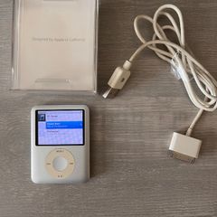 Apple iPod Nano 3rd Generation 4GB Silver A1236