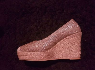 beautiful gold glitter wedges BNWOT