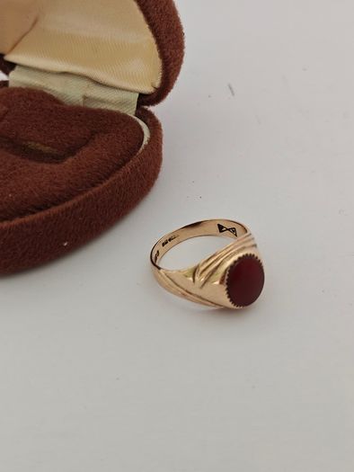 9ct Gold Ring - Size O - Fully Hallmarked