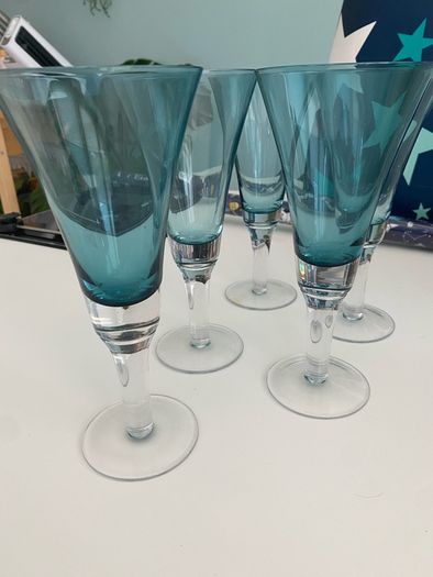 5 Wine glasses