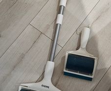 Pet hair remover ( carpets & furniture) x2
