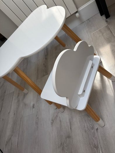 Toddler/child cloud table and chair set