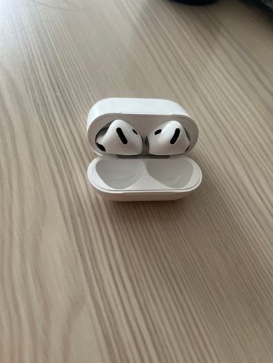 AirPods 4 (without ANC)