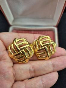 Vintage Gold Tone Earrings
