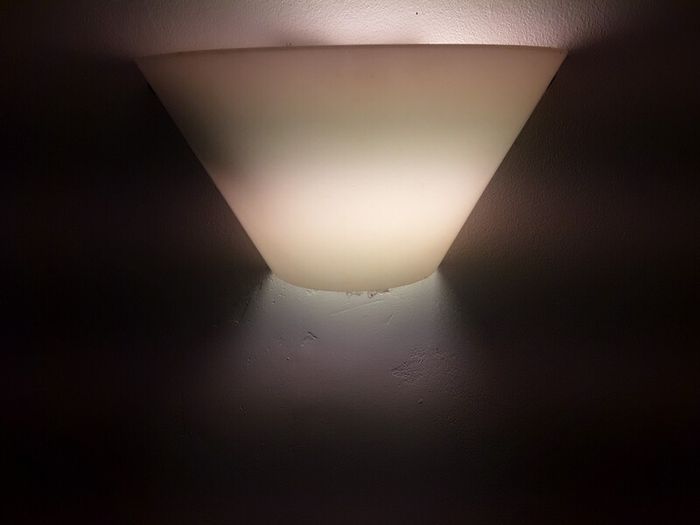2 wall lights