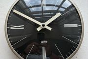 Vintage GENTS of Leister blackface Roman Numerals clock c1960