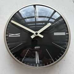 Vintage GENTS of Leister blackface Roman Numerals clock c1960