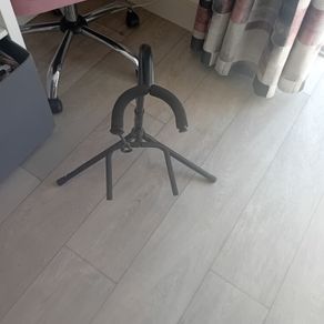 guitar holder