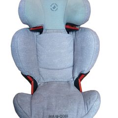 Maxi Cosi Car Chair Grey with Isofix