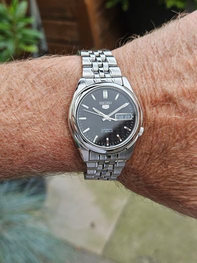 Watch Seiko 5 Automatic.