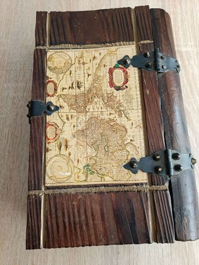 Vintage Style Wooden Map Chest Storage Trunk  Great Condition