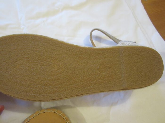 KANNA  made in spain....size 5   NEW