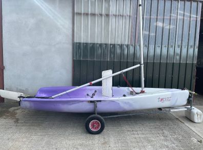 Topaz sailing dingy