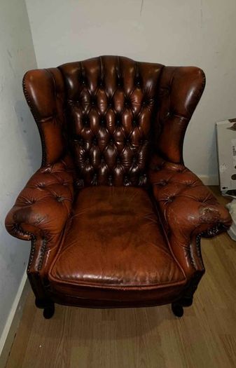 2 Chesterfield Armchairs