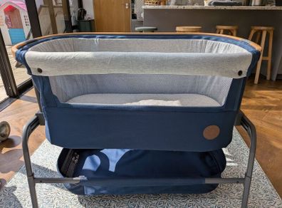 Maxi Cosi Iora Co-sleeper. New mattress!