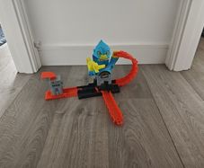 Hot wheels city track