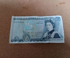 Sterling 5 pound note