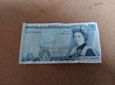 Sterling 5 pound note