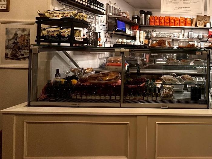 Deli serve over