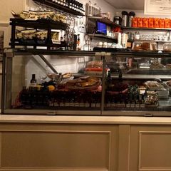 Deli serve over