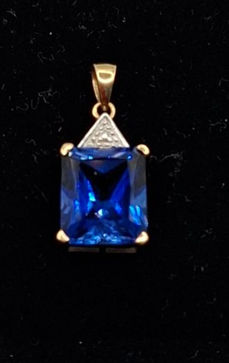 9ct blue sapphire diamond pendant