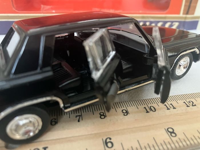 ZIL 117. Russian limousine. 1:43, boxed. Near mint condition. Rare.