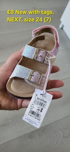 Girls sandals